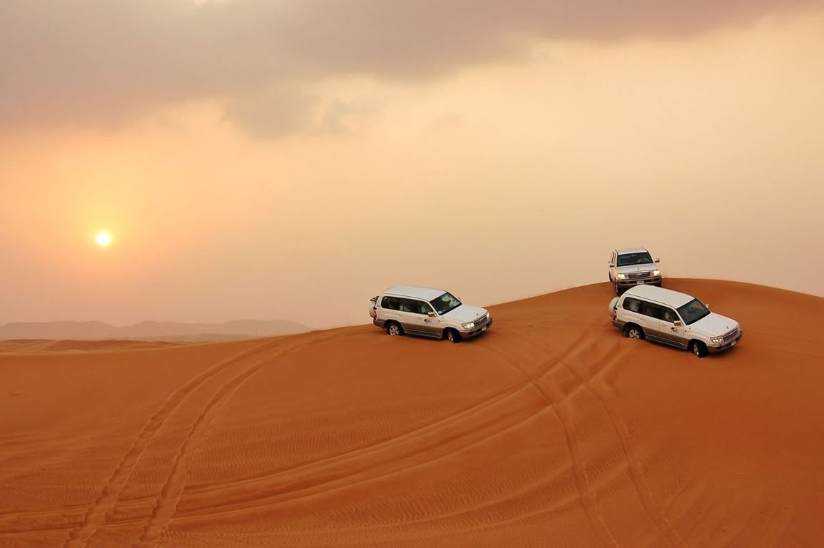 Dune Bashing, Dubai